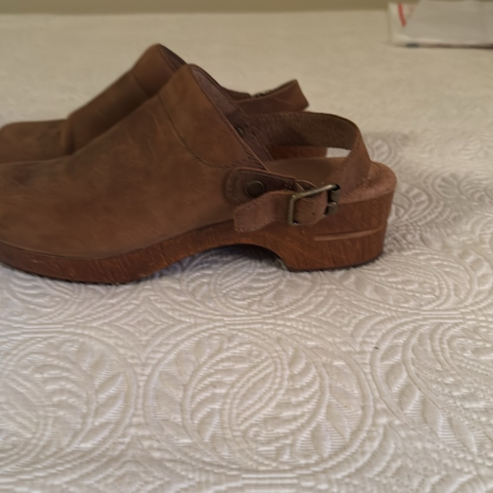 White Mountain Brown Leather Clogs, 9M - Picture 4 of 7